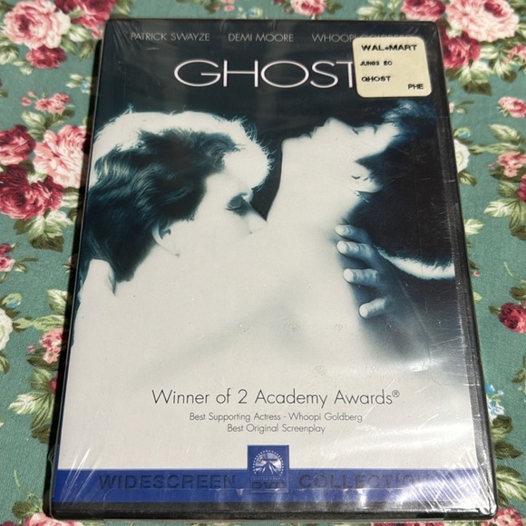 GHOST & Dirty Dancing 📀 DVD’s like new unopened. Two! movies for a bargain 🍿💫 - Picture 4 of 5